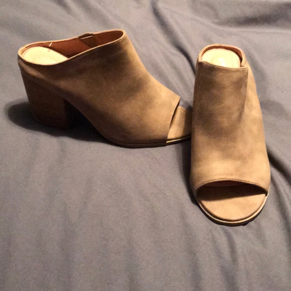 Dress shoes